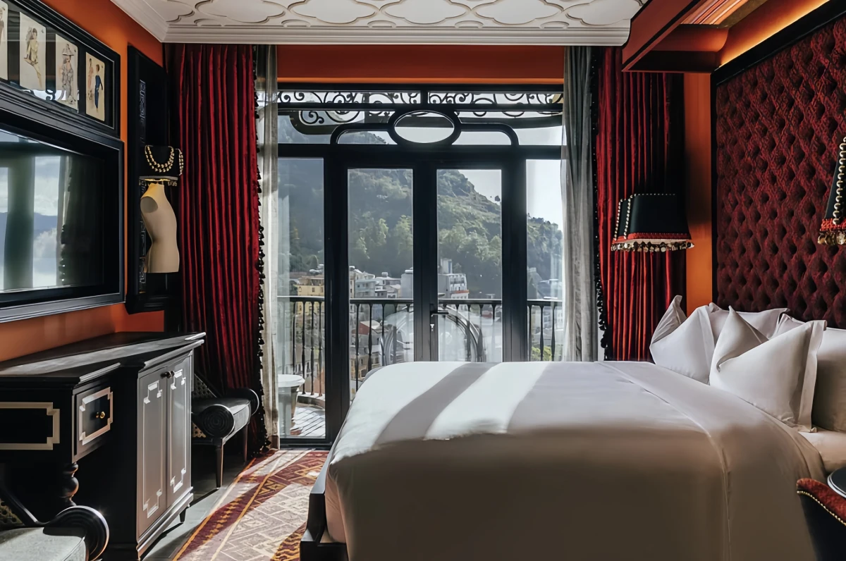CENSO HOME Boutique Drama with Vintage Glamour hotel bedroom furniture