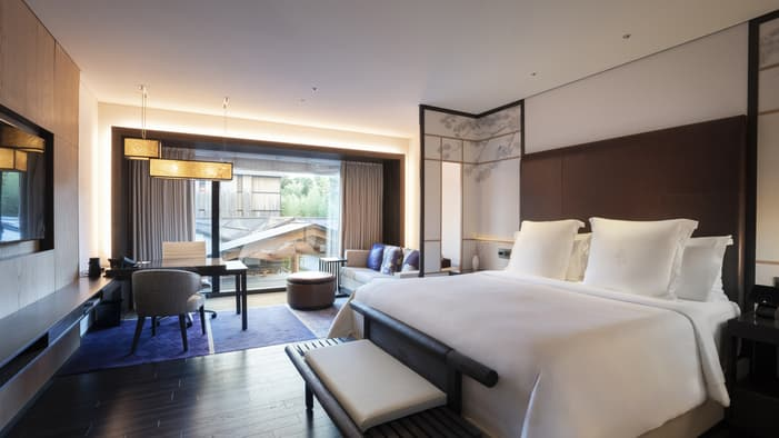 four Seasons Hotel furniture
