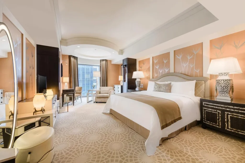 Best 20 Hotel Room Furniture Ideas 7